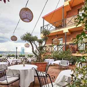 Otel Ginger, Tiflis